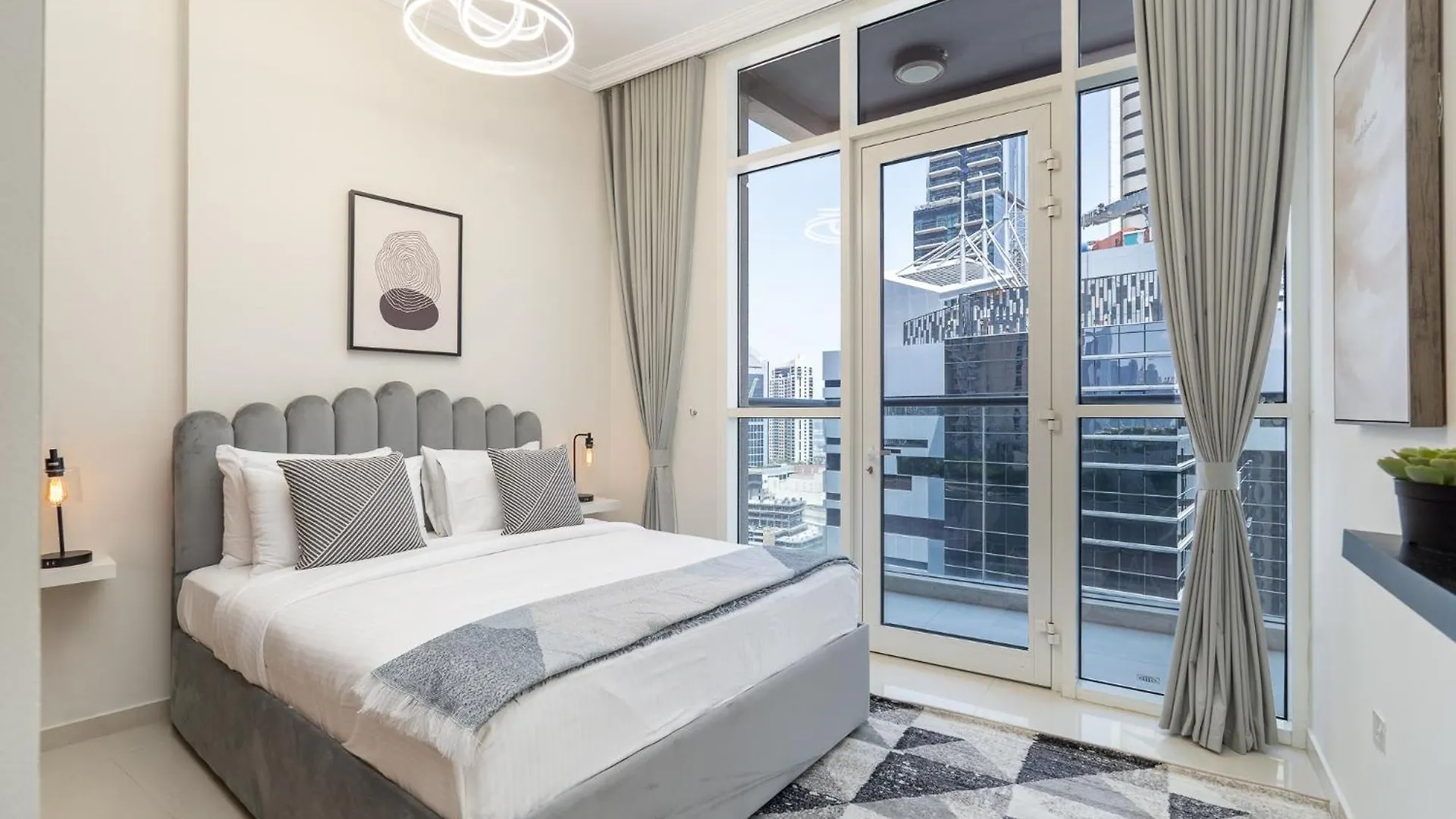 Heaven Crest Vacation Homes Downtown - 3 Bedroom Suites 2 Minute Walk To Dubai Mall And Burj Khalifa