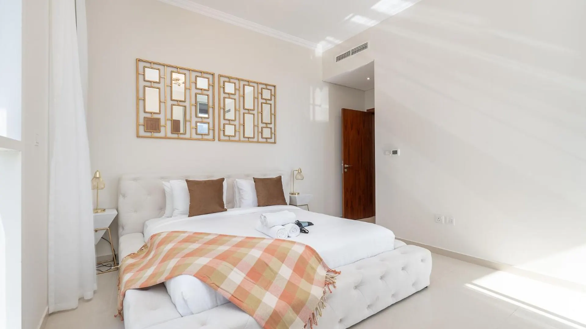 Heaven Crest Vacation Homes Downtown - 3 Bedroom Suites 2 Minute Walk To Dubai Mall And Burj Khalifa